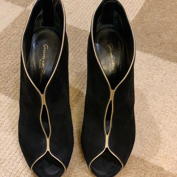 Gianvito Rossi gorgeous black open toe booties - Picture 2 of 7